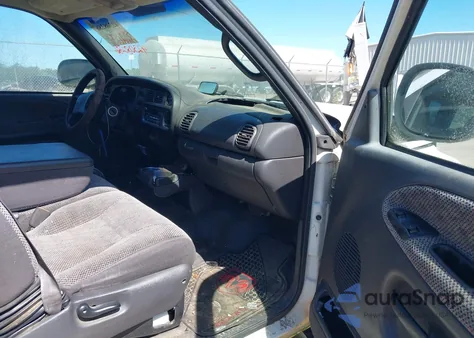 2001 Dodge Ram 1500 St z USA, uszkodzony, nr VIN 1B7HC13YX1J279387